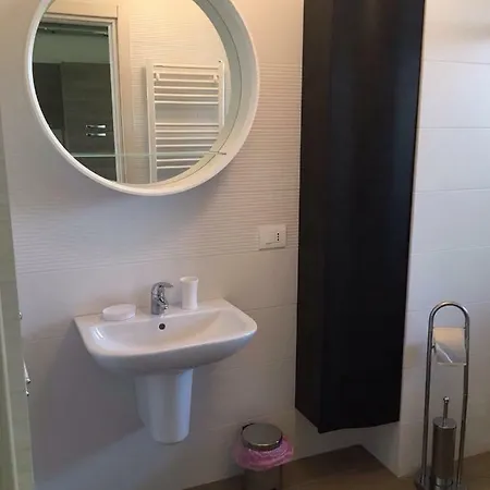 Dimora Feli Locazione Turistica Con Posto Auto Apartment *